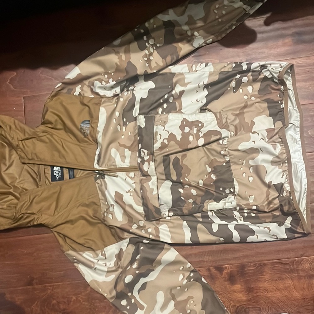 The North Face jacket brown camo size S
